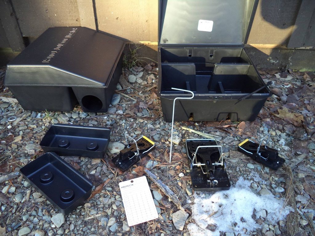 Mouse Trapping Traps and Tools for Trapping Rodents around your home